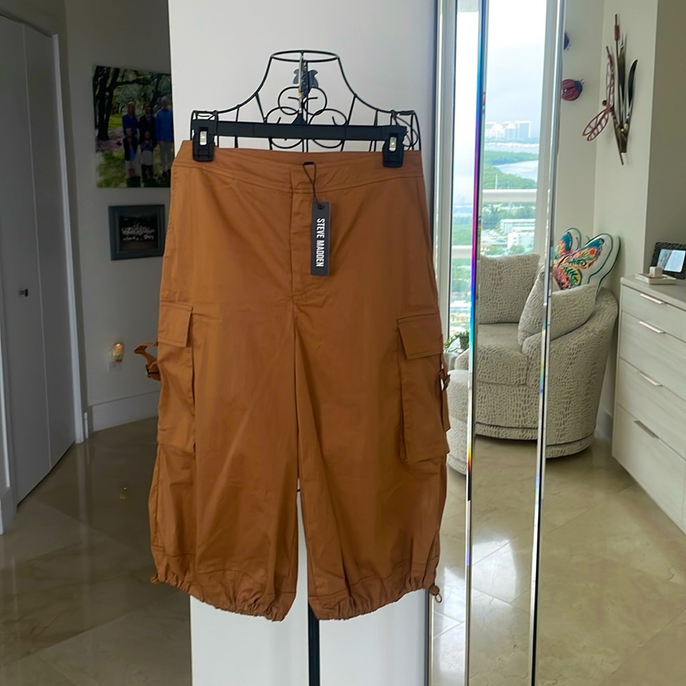 NWT STEVE MADDEN CARGO CAPRIS